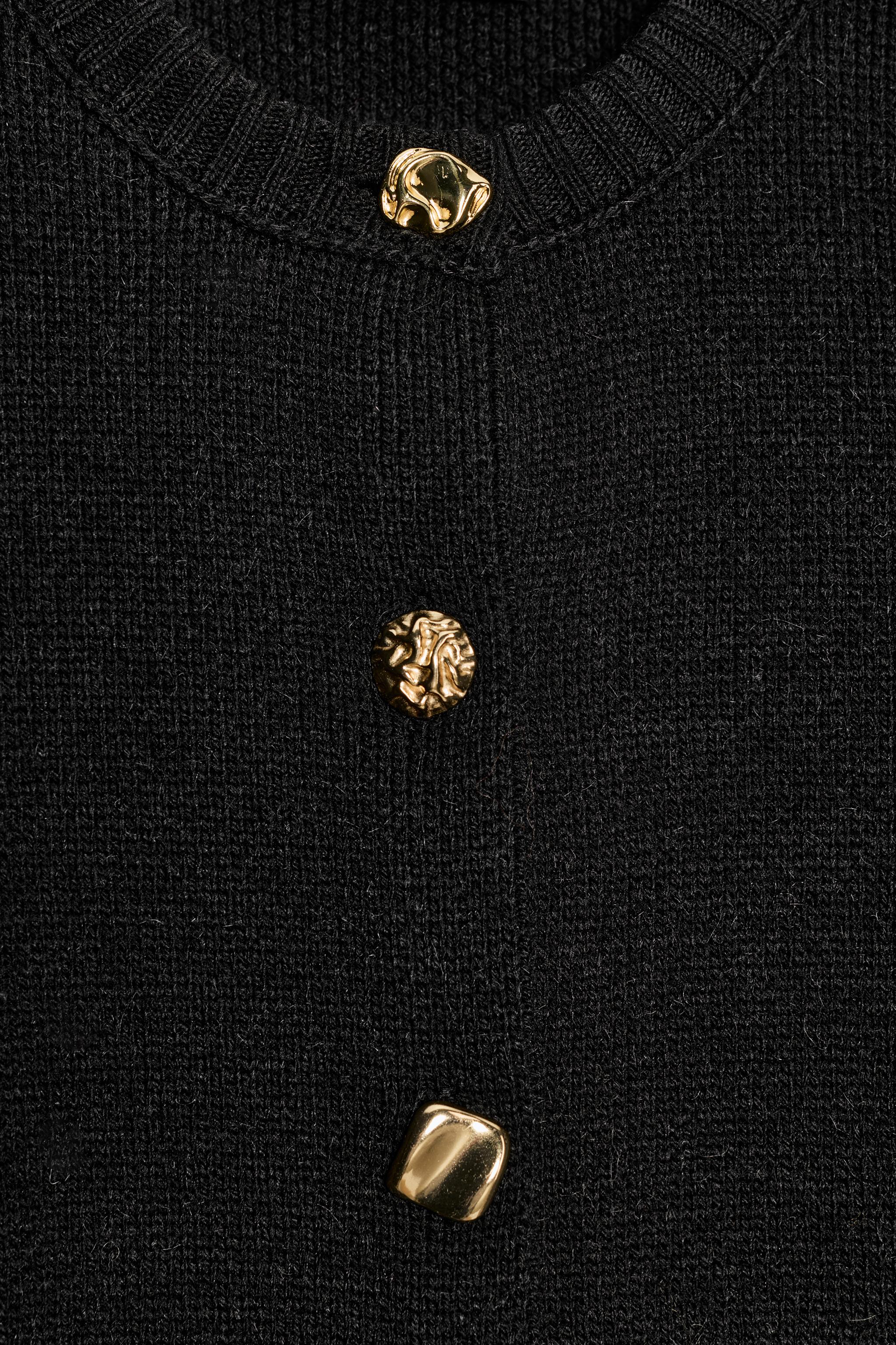 CARDINGAN WITH MARKED SHOULDERS